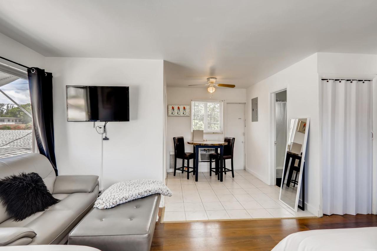 Coral Sands Huge Studio W/ 2 Queen Beds! 웨스트 팜 비치 외부 사진